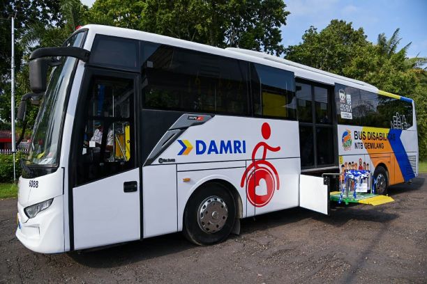 Gubernur Zul Luncurkan Bus Disabilitas 2