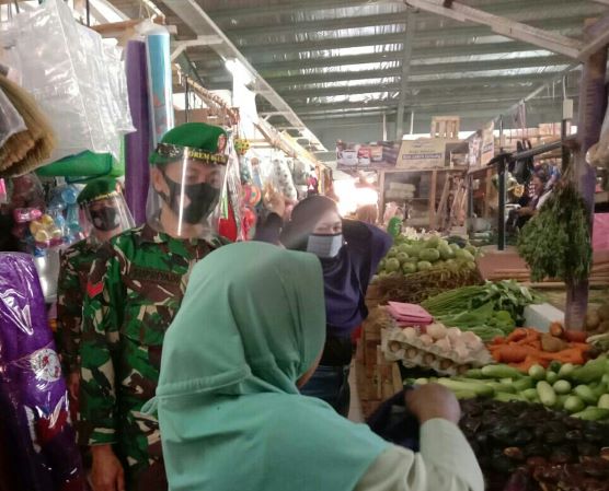 Patroli Rutin Koramil 2125 Nanggung Untuk Kesehatan Masyarakat