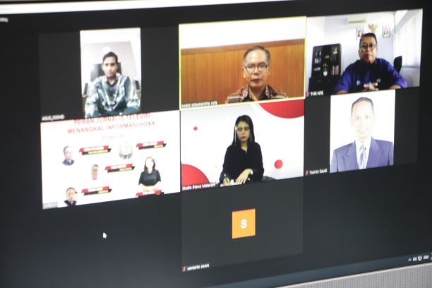 Peran Jurnalis Penting Untuk Melawan Hoaks