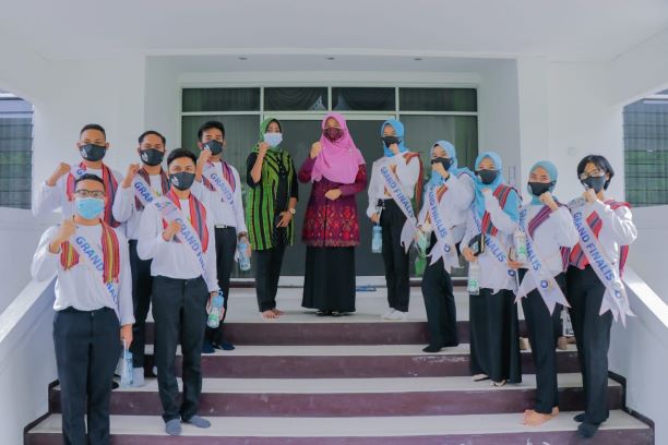 Sepuluh Grand Finalis 1