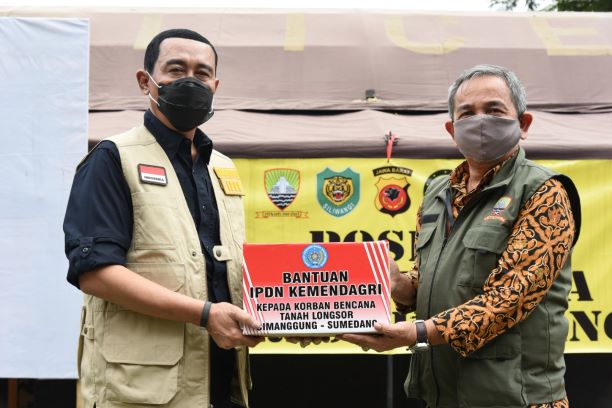Rektor IPDN Terjun Langsung ke Lokasi Bencana Longsor