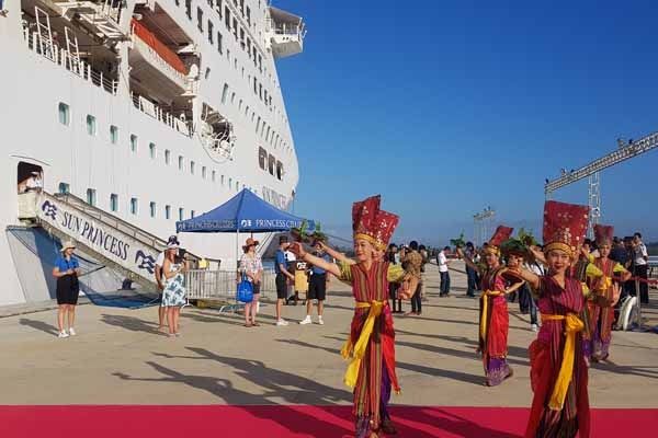 Dermaga Gili mas lembar