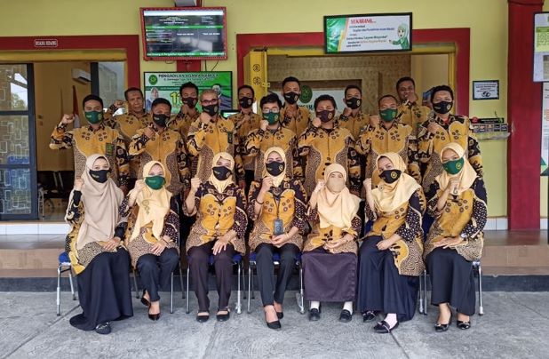 Dipenghujung Tahun Depan 1