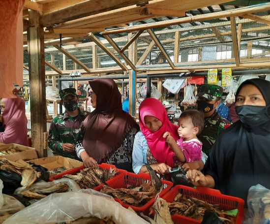 Masih Banyak Pelanggar Prokes di Area Pasar Nanggung 2