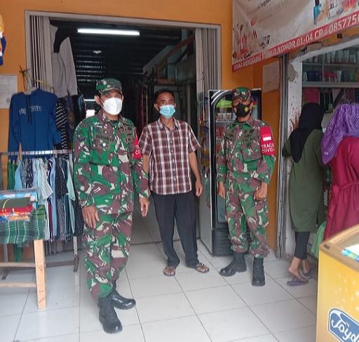 Seluruh Pengunjung Maupun Pedagang 2