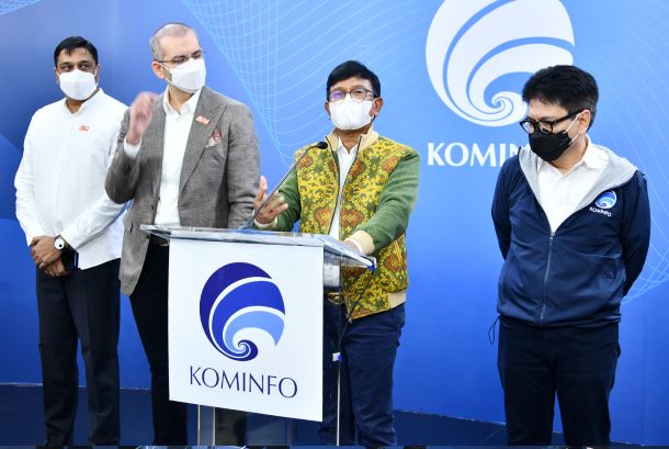 Menteri Johnny 3