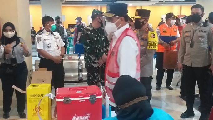 Menteri Perhubungan dan Kapolda Metro Jaya 4