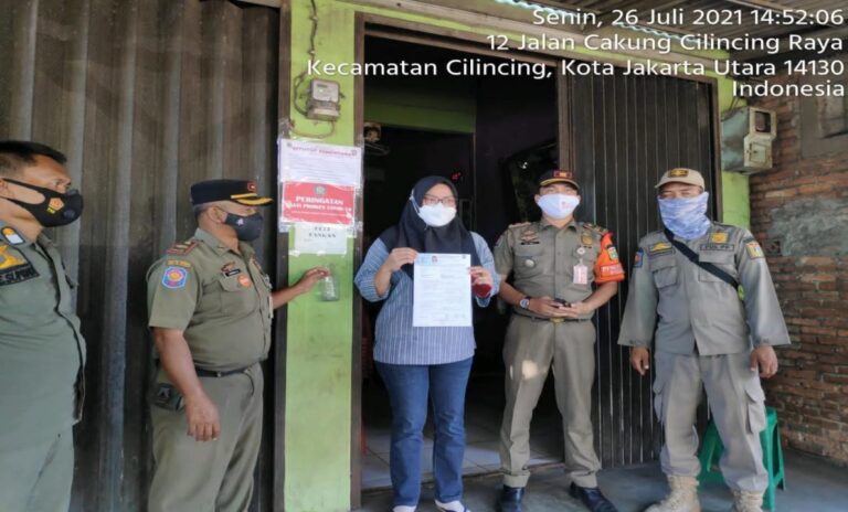 Satpol PP Semper Barat Segel Kafe yang Langgar PPKM Darurat 1