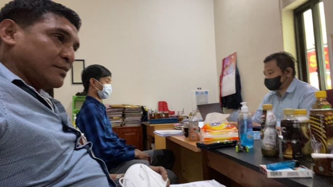 Jefri Luanmase, SH selaku Pengacara PT. Victor Dua Tiga Mega, Dampingi 2 SAKSI Pihak Perusahaan saat Dipanggil oleh Penyidik Polres BARUT 1
