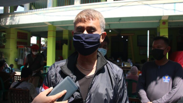 Lurah Pejagalan Monitor Langsung Lokasi Vaksinasi Keliling Kolaborasi Pemprov DKI Jakarta Dan DMI 1