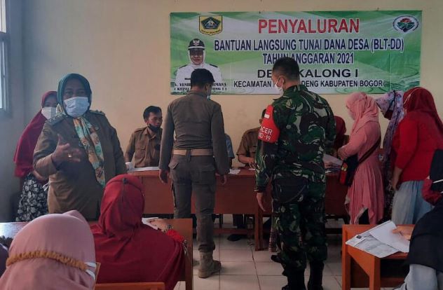Peltu Zarnidi Pendampingan Pembagian BLT-DD Didesa Kalong -1 1
