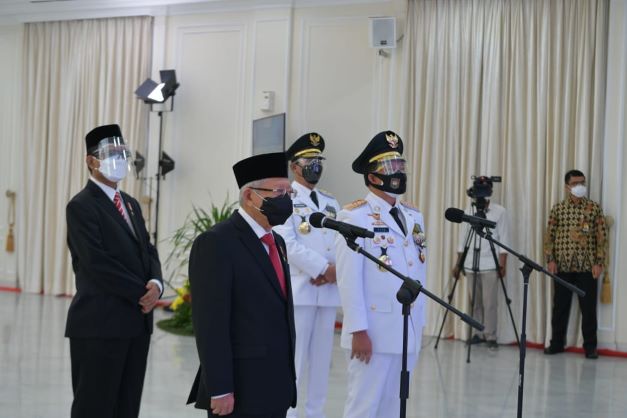 Prof. Dr. (H.C.) K. H. Ma'ruf Amin Wakil Presiden RI Melantik Pamong Praja Muda IPDN Angkatan XXVIII Lulus Tahun 2021 di Istana Wapres Secara Langsung dan Virtual. 3