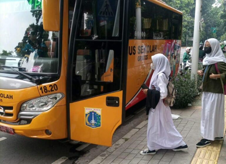 Enam Belas Unit Bus Sekolah Tersedia di Jakarta Utara Selama PTM Terbatas, Siswa Wajib Ikuti Aturan Ini 1