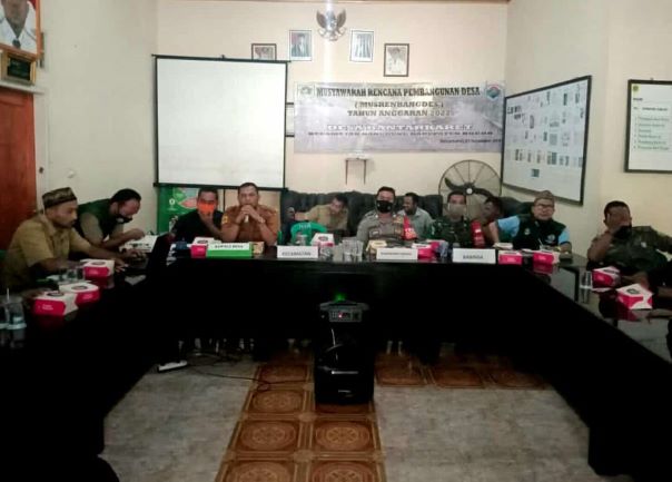 Kades Bantar Karet Adakan Musrenbangdes Bersama Jajarannya 1