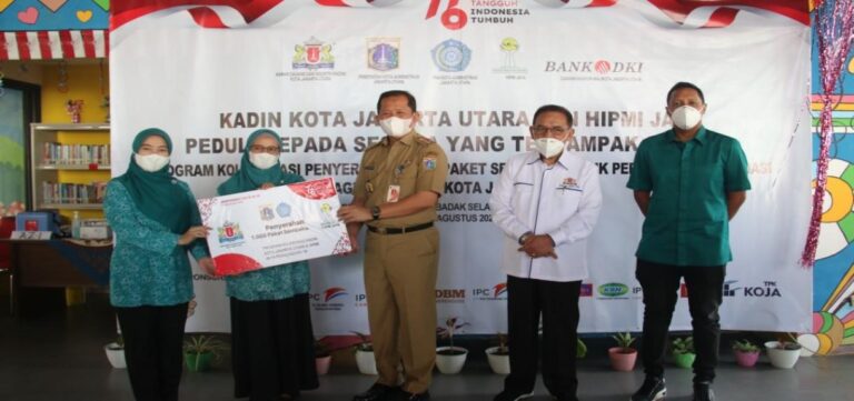 Walikota Jakut Hadiri Vaksinasi Untuk Anggota TP PKK 1