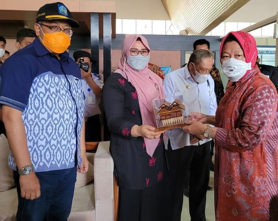 ANTARA MARAH dan RAMAHNYA IBU RISMA 2