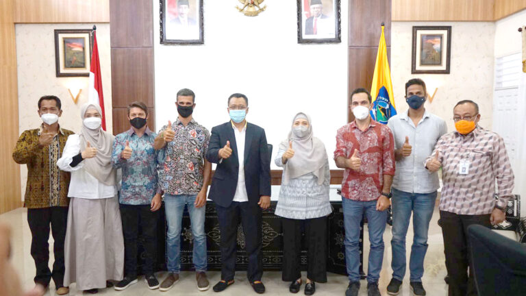 Gubernur NTB Dukung 100% Pembangunan Pabrik Ecobrick 1