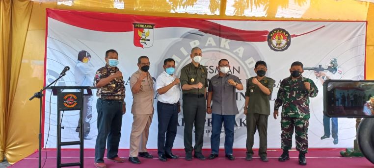 Ketum Hipakad Isfan dan Ketua DPD Jawa Timur H. Priyo Effendi Resmikan Hipakad Jawa Timur Shooting Club 3