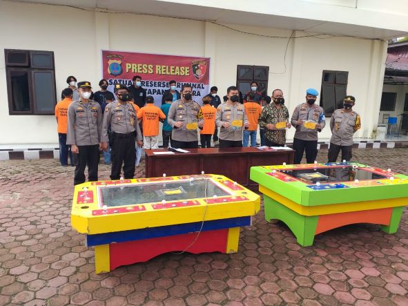 Lagi, Polres Taput Sita Dua Unit Mesin Judi Jenis Tembak Ikan, Amankan Sepuluh Pemain Serta Dua Orang Penyedia Tempat 1