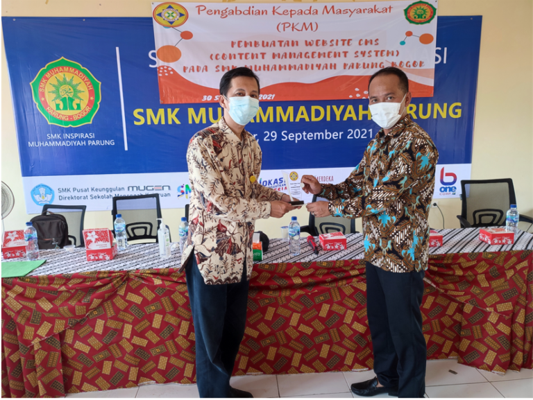 Mahasiswa Sistem Informasi Universitas Pamulang Memberikan Pelatihan Pembuatan Website Menggunakan Content Management System 1