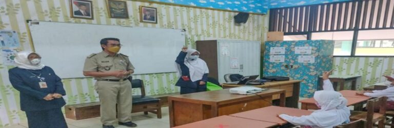 Prokes Covid-19 Ketat, Sekolah di Wilayah Pademangan Timur Terapkan PTM Terbatas 1
