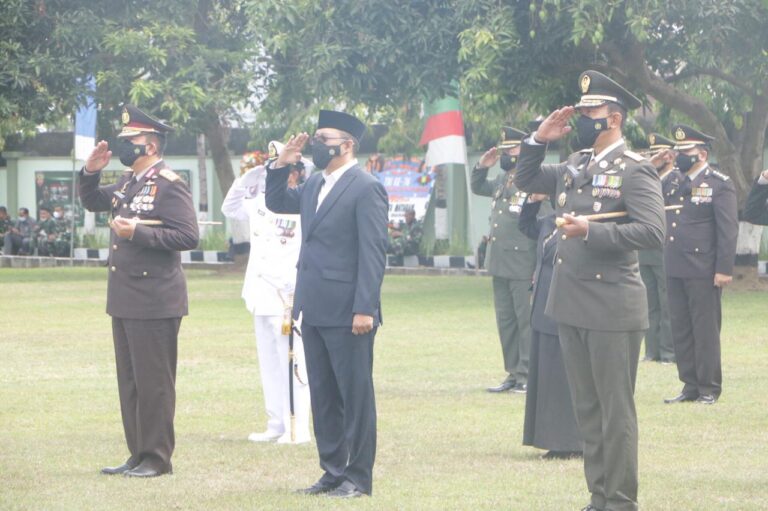 Rayakan HUT TNI 1
