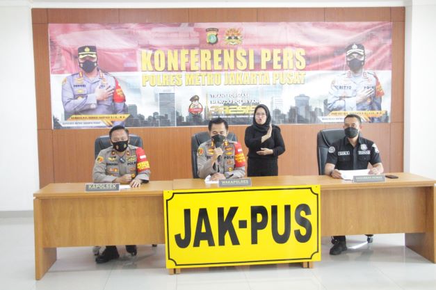 Tertangkap, Pelaku Pelecehan Seksual Di Stasiun Sudirman Diduga Alami Eksibisionis Telah Diamankan oleh Polisi 1