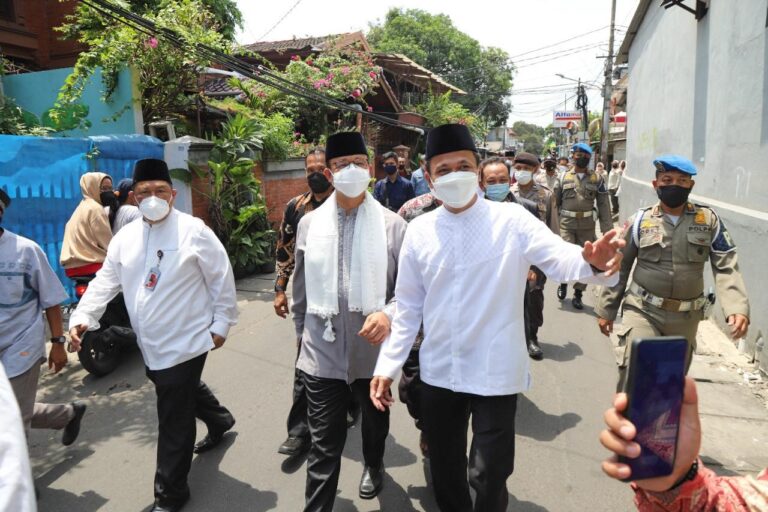 Anies Baswedan Hadiri Acara Peletakan Batu Pertama Pondok Qur'an Kebantenan 1
