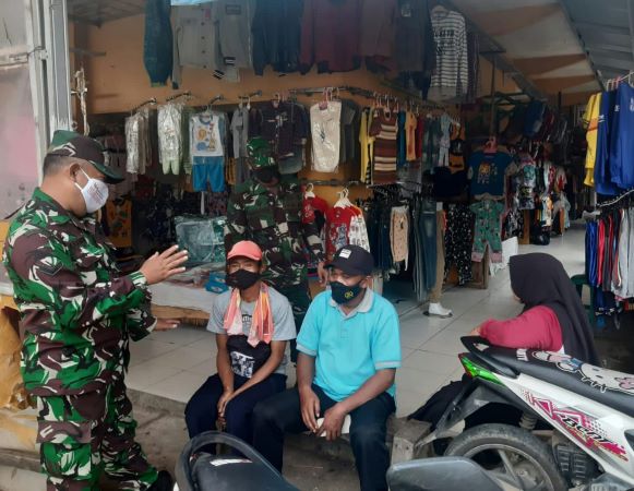 Jajaran Koramil 0621-17 Nanggung Terus Lakukan Pengawasan di Area Pasar 2