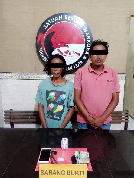 Membawa Sabu DS dan DA warga Kubu Raya Diamankan Sat Resnarkoba Polresta Pontianak 1