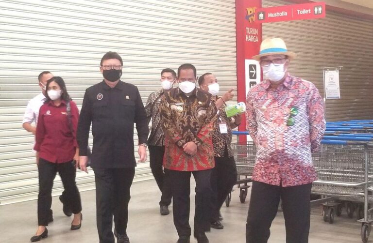 Menpan RB Didampingi Plt. Bupati Bekasi Akhmad Marjuki Resmikan Mal Pelayanan Publik 1