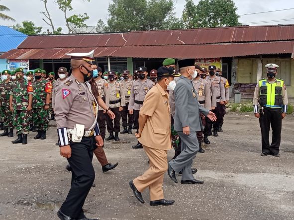Apel Gelar Pasukan alam Rangka Operasi Lilin Toba 2021 sambut Nataru di Kabupaten Tapanuli Utara 4