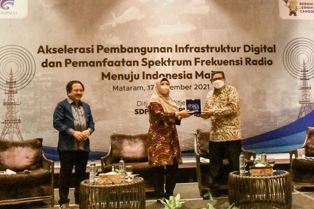 Diskusi Publik, Wagub Ummi Rohmi Paparkan Akselerasi Digital di NTB 3