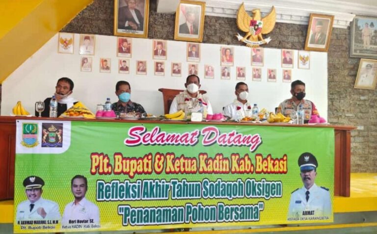 Plt Bupati Bekasi Akhmad Marjuki, KADIN & SMSI Sedekah Pohon di Desa Karangsetia Sebagai Refleksi Akhir Tahun 2