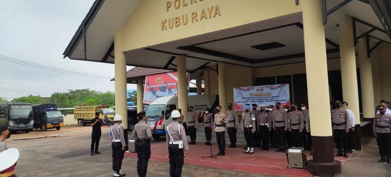 Polres Kubu Raya, Polda Kalbar Gelar Upacara Pemberhentian Tidak dengan Hormat Terhadap Personilnya 1