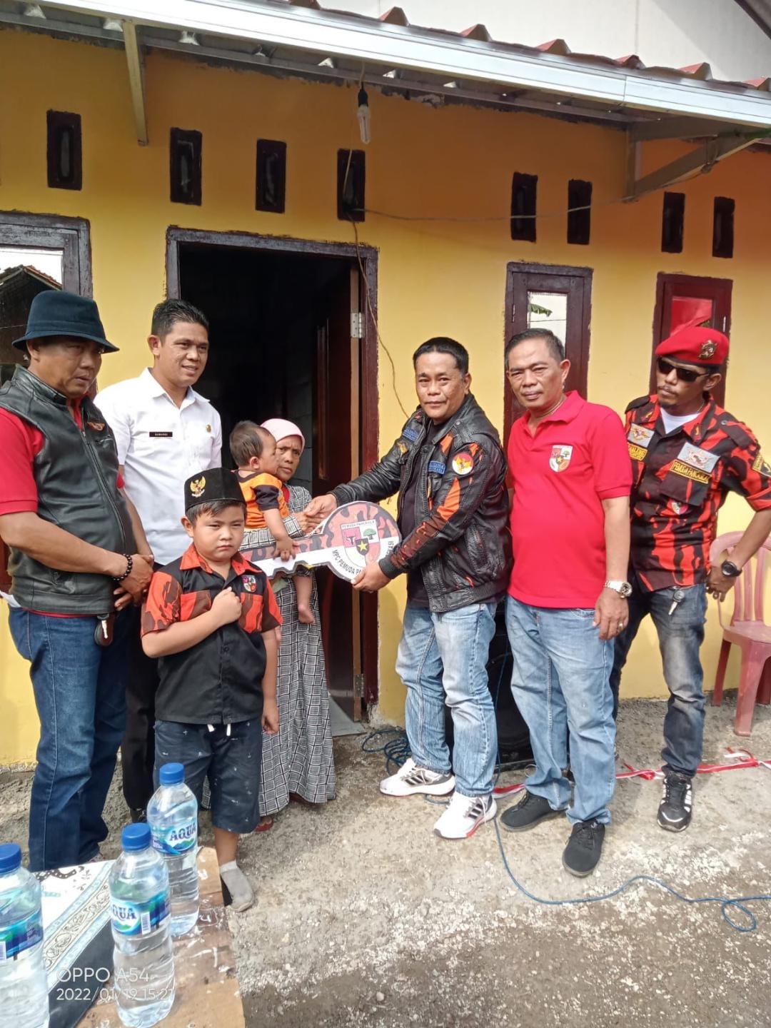 Bedah Rumah Yatim di Dua Desa Selesai, Serah Terima Kunci Dari MPC PP Kabupaten Bekasi 1
