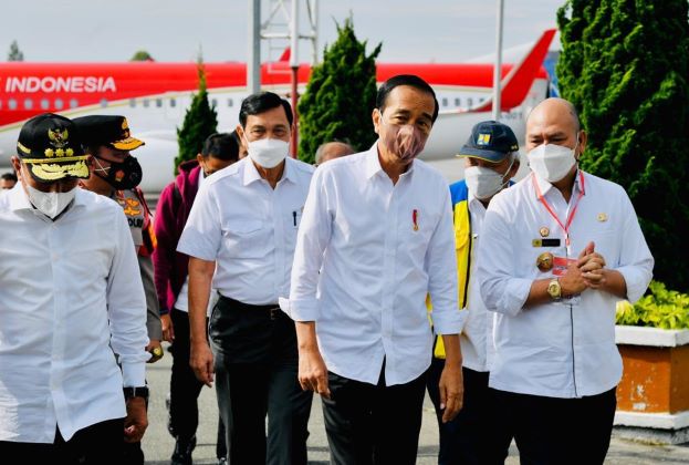 Bupati Taput Sambut Kunjungan Presiden Joko Widodo di Bandara Silangit 2