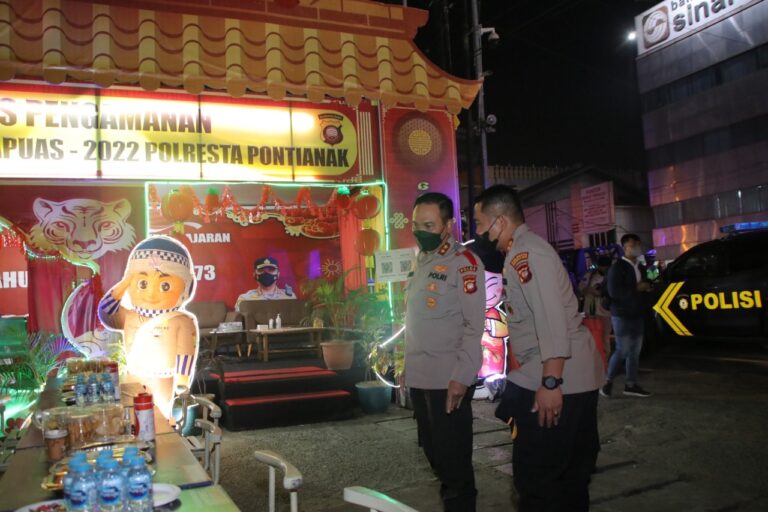 Jelang Malam Perayaan Tahun Baru Imlek, Kapolda Kalbar Tinjau Langsung Pos Pengamanan 1