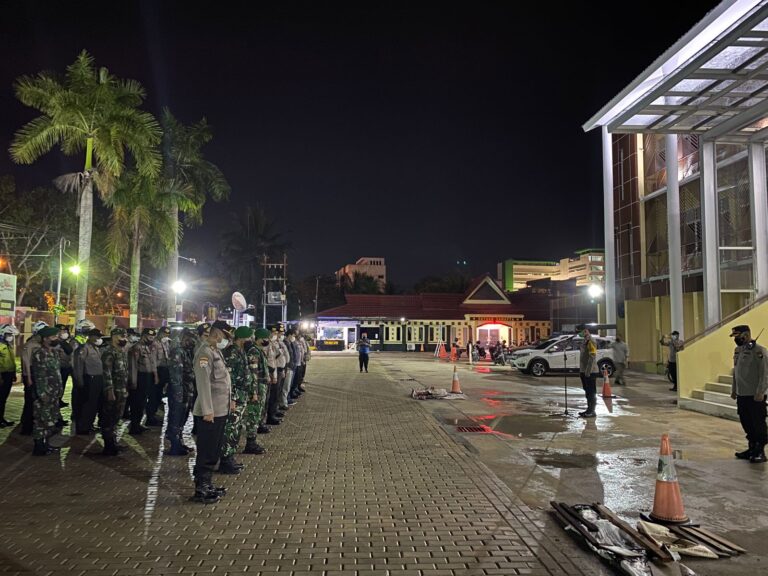 Kabag Ops Polresta Pontianak, AKP. Frits Orlando Siagian, S.I.K. Kembali Melaksanakan Kegiatan Patroli Gabungan 1