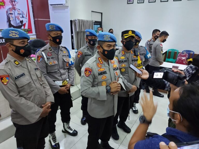 Kunjungan di Polres Ketapang, Kabid Propam Polda Kalbar Berikan Sanksi Tegas Bagi Yang Melanggar 1