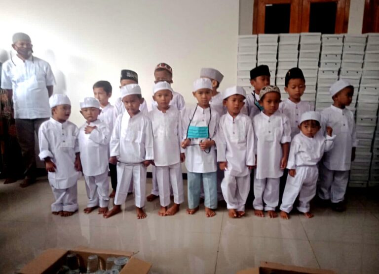 Memperingati Isra Mi'raj Ustad Uweng Adakan Hitanan Masal untuk 20 Anak 2