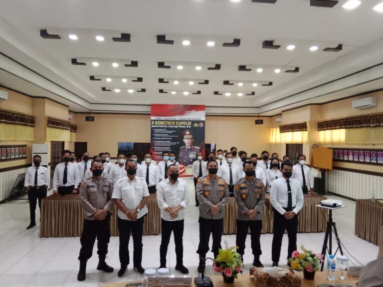 Polresta Pontianak Menggelar Kegiatan Pelatihan Peningkatan Kemampuan 1