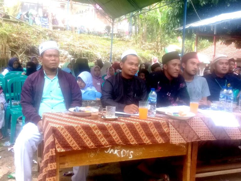 Seluruh Warga Kp. Cipeureup Peringati Isra Mi'raj Nabi Muhamad Saw 1443 H 1
