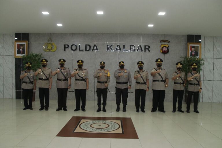 Serah Terima Jabatan, Kapolda Pejabat Baru Harus Segera Menyesuaikan dan Serap Ilmu Dari Pejabat Lama 1