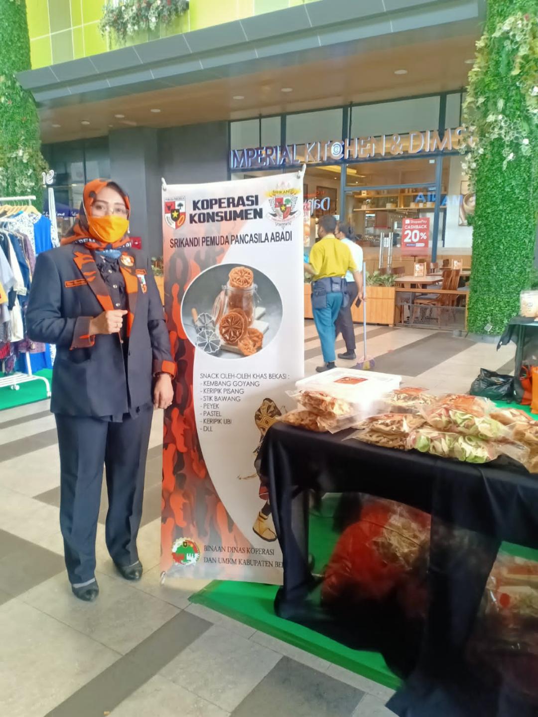 Srikandi Pemuda Pancasila Kabupaten Bekasi Apresiasi Gerakan Organisasi Wanita (GOW) Gelar Bazar UMKM 1