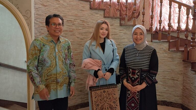 Dubes Fadjroel Menjamu Dayana untuk Jelaskan Kekayaan Budaya Indonesia 3