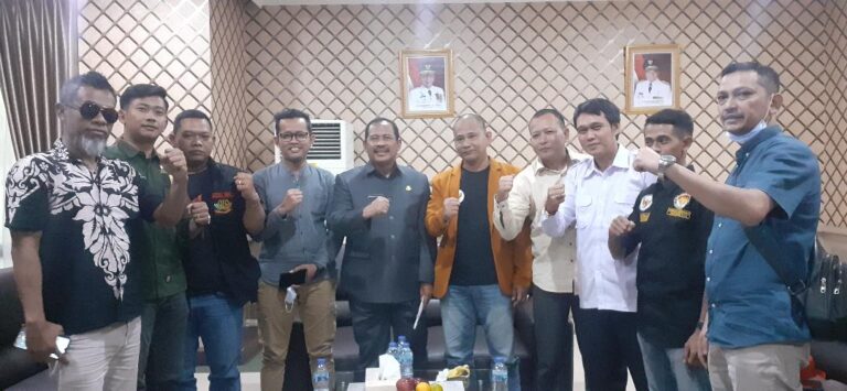 Gerakan Moral Masyarakat Bekasi Audensi Dengan Plt Bupati Bekasi Akhmad Marjuki 1