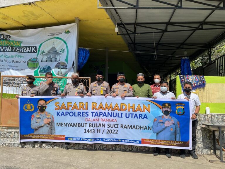 Kapolres Taput Safari Ramadhan di Mesjid Raya Peanornor, Bantu pembangunan Mesjid 1