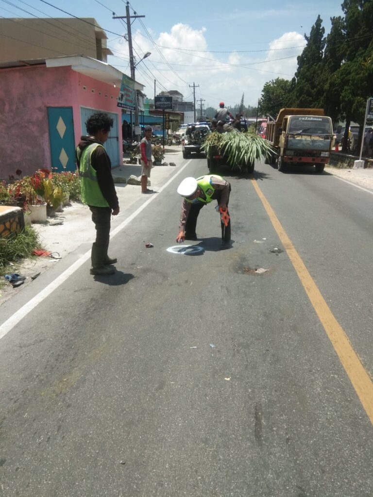 Lakalantas Sepeda Motor 1 Orang Tewas, 1 Orang Luka dan 1 Orang Luka Ringan 4