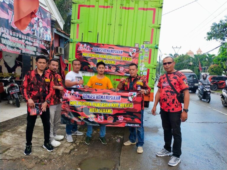MPC Pemuda Pancasila Kabupaten Bekasi Salurkan Bantuan Untuk Korban Banjir Serang Banten 1